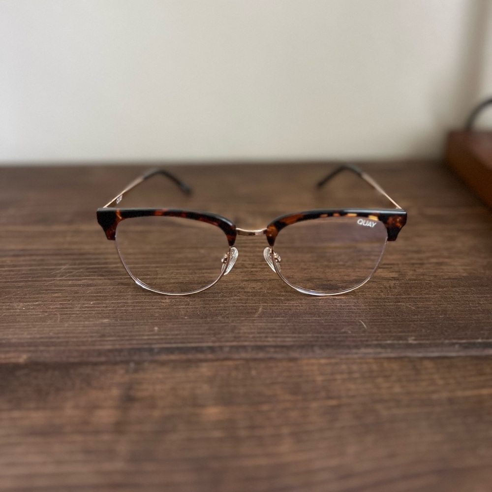 Quay Evasive Blue Light Blocking Glasses Tortoise